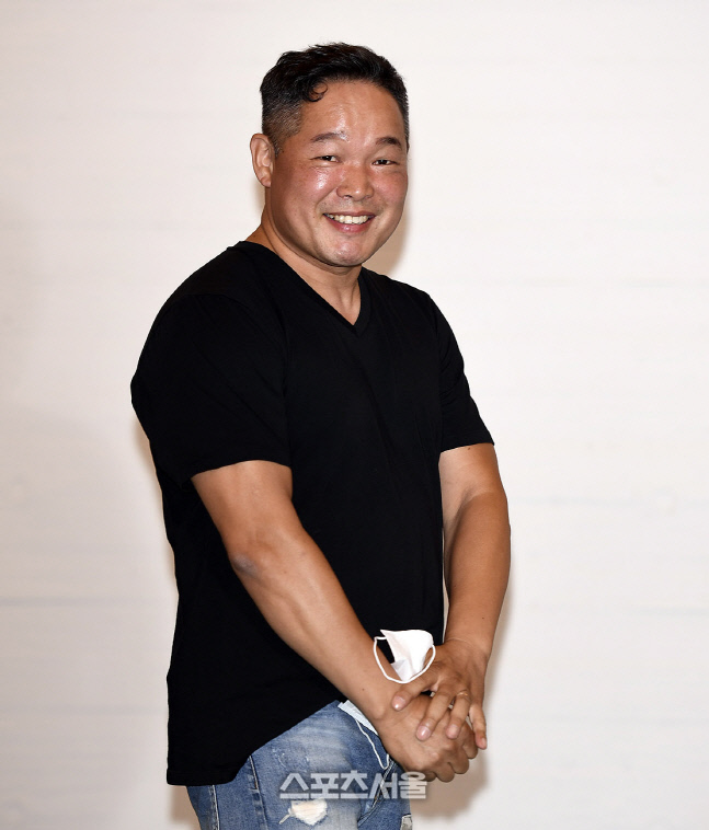 제주 맥스큐 표지모델 콘테스트를 연 김근범 대표, 월정리를 머슬비치로 만들테야![포토]