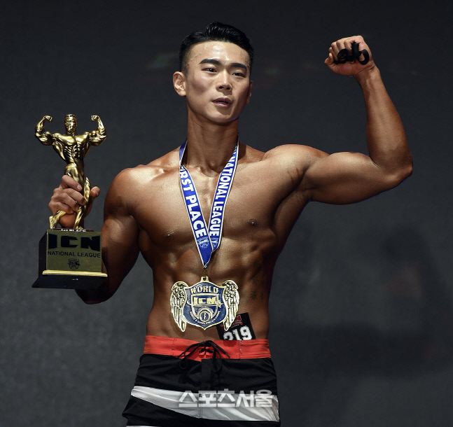 최강의 몸매를 자랑하는 류현기, ICN 피지크 노비스 클래스3 우승했다고! [포토]