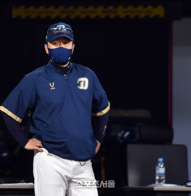 걱정스런 표정의 이동욱 감독[포토]