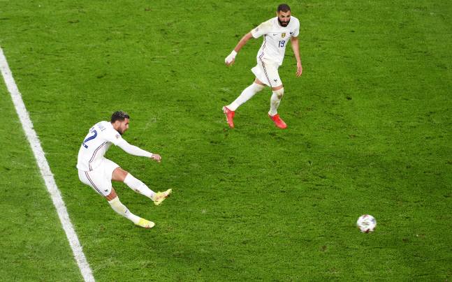 테오 에르난데스 극장골