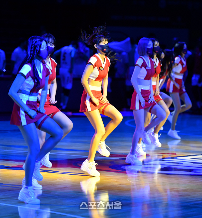 [포토]코드 달구는 오리온 치어리더