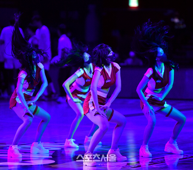 [포토]오리온-SK경기 축하하는 오리온 치어리더