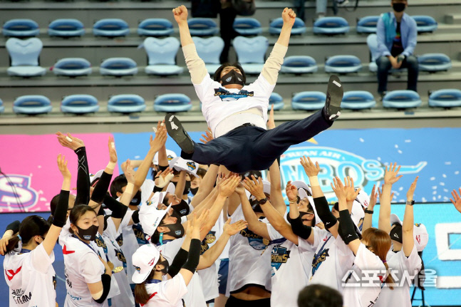 지난 2020~2021 시즌 통합우승 GS칼텍스