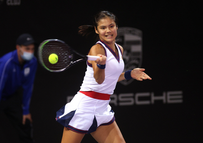 'US오픈 신데렐라' 라두카누, 그의 우상 할렙과 격돌할까? [트란실바니아오픈]