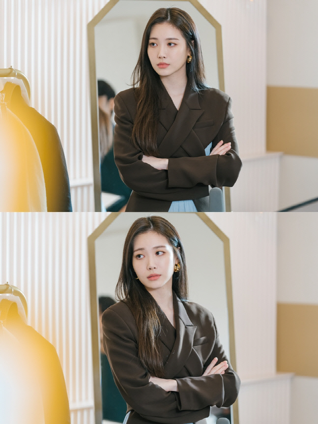 '지헤중' 유라, 시크+도도 냉미녀 변신 모습 포착