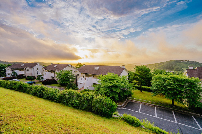 유통-여행업계, 2040 ‘골프’