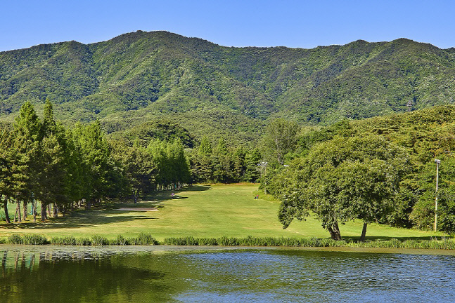 유통-여행업계, 2040 ‘골
