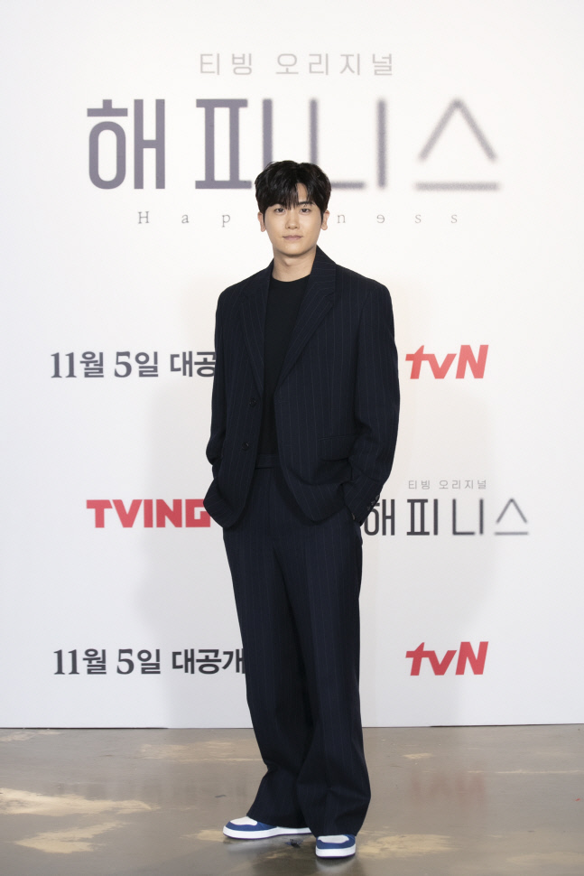 '해피니스' 박형식 "군 제대 후 첫 복귀, 카메라 어색해"