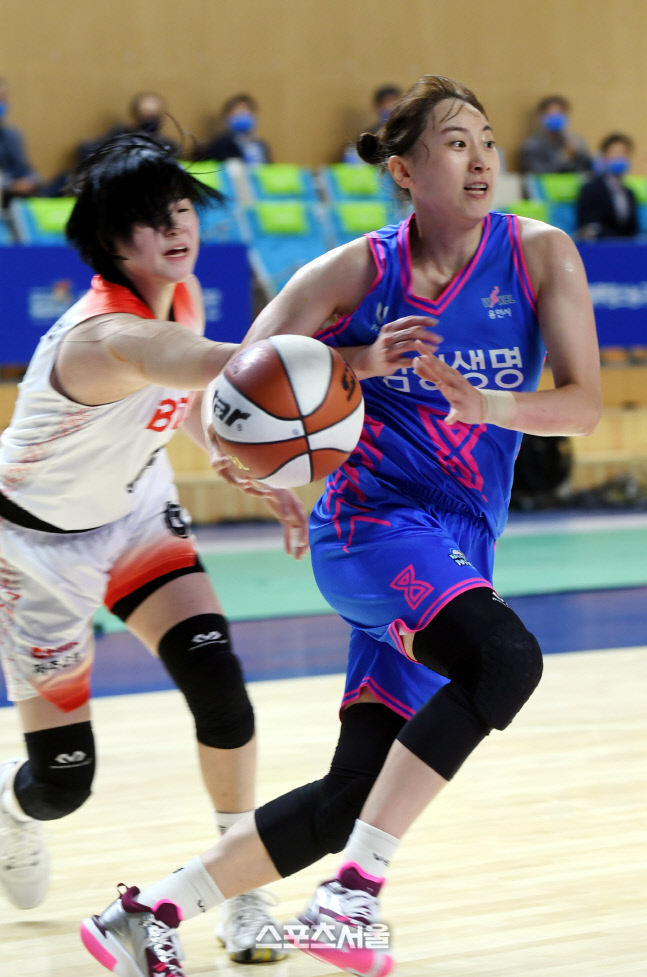 [포토] 이주연 '파울이야'