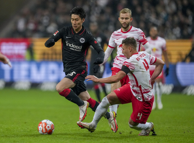 벤투호 골문 저격했던 日가마다, AC밀란 가나…프랑크푸르트 지역지 보도