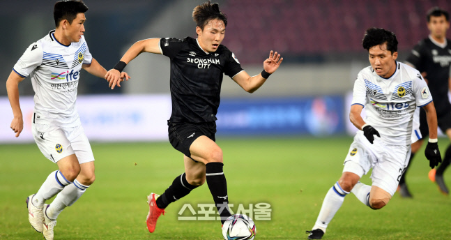 [포토] 이시영 '폭풍 드리블'