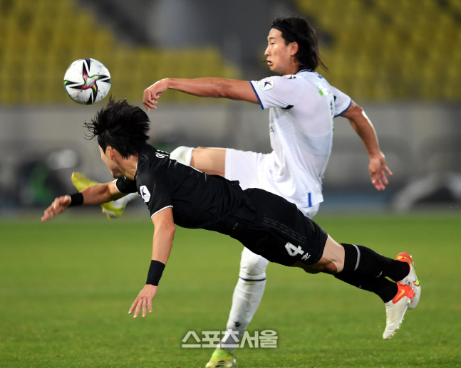 [포토] 이창용 '과감한 플레이'