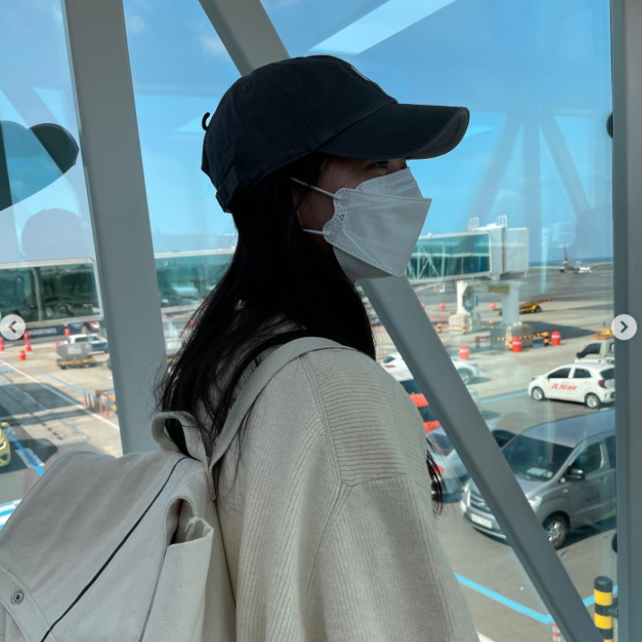 '망붕' 신민아, "이걸 달고 다녔어" 모자 고리에 터진 웃음[★SNS]