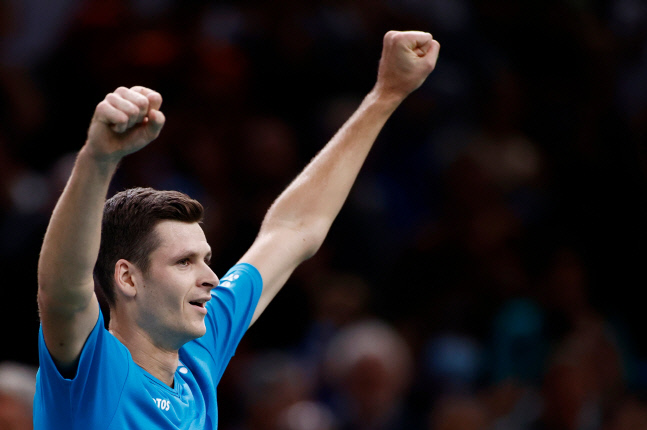 ATP 파이널스 막차를 탄 후르카츠