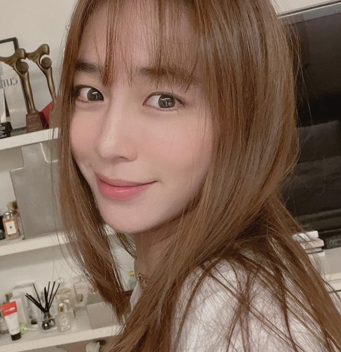 이민정 "오오!! 이병헌씨 왔다가셨나" 파리지옥에 터진 아재본색[★SNS]