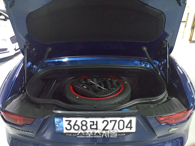 재규어 뉴 F-타입