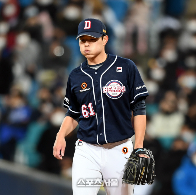 [포토] 최원준 \'3회는 잘 막았어\'