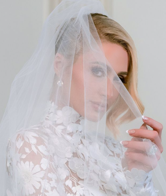 패리스 힐튼, 열애 10개월만 초고속 결혼비결? "코로나 덕분에" [할리웃톡]