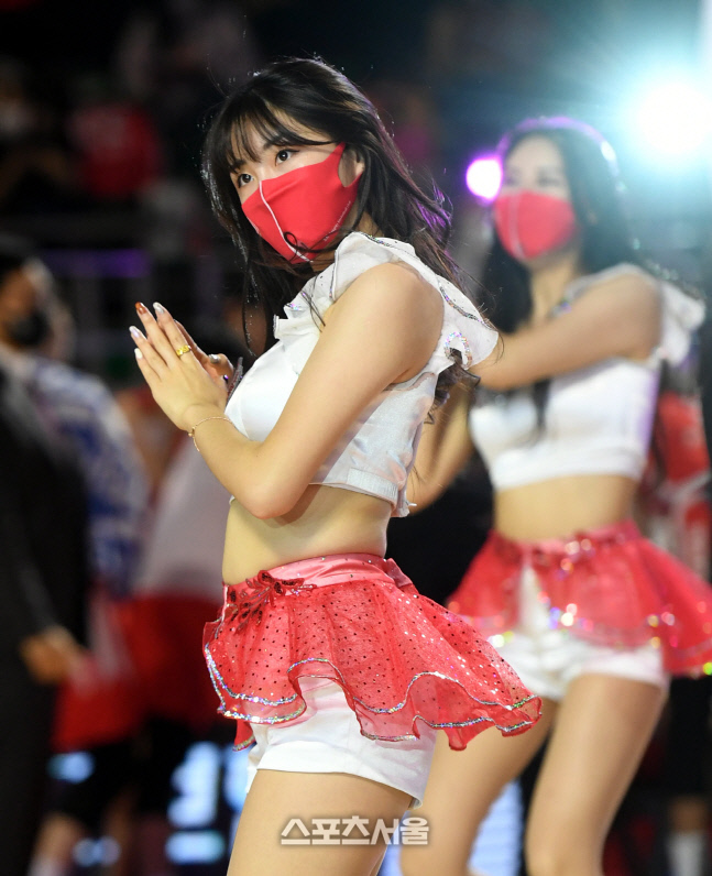 [포토] 치어리더 안지현 '사슴 같은 눈빛'