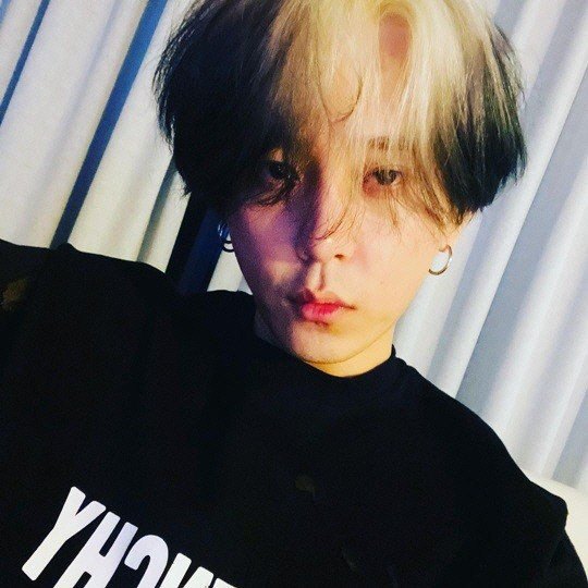 '하이라이트 탈퇴' 용준형, 어라운드어스도 떠난다[공식]