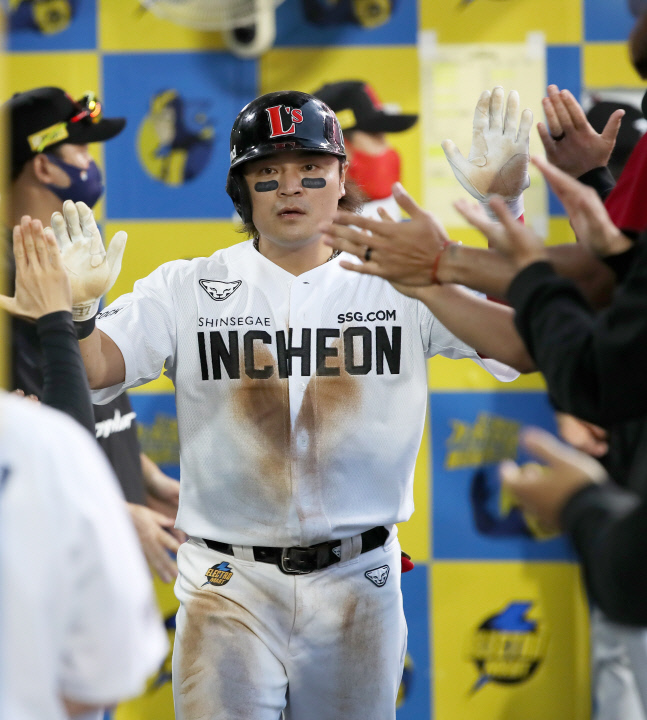 사진3_SSG랜더스, 추신수와 2022시즌 재계약