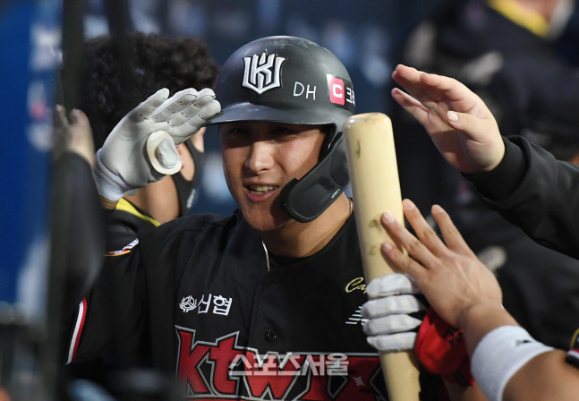 [포토]KT 황재균, 이번엔 1타점 희생타