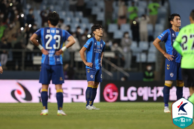'골반 부상' 이동경도 축구화 끈 동여맨다…'무관 위기' 울산, 주민규의 제주와 사생결단 매치