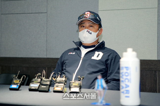 [포토]한국시리즈 4차전 앞둔 두산 김태형 감독