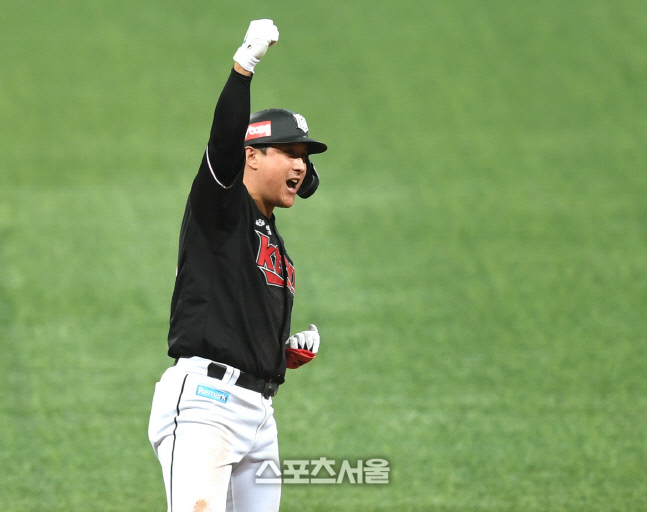 [포토] 황재균 '승리가 보인다'