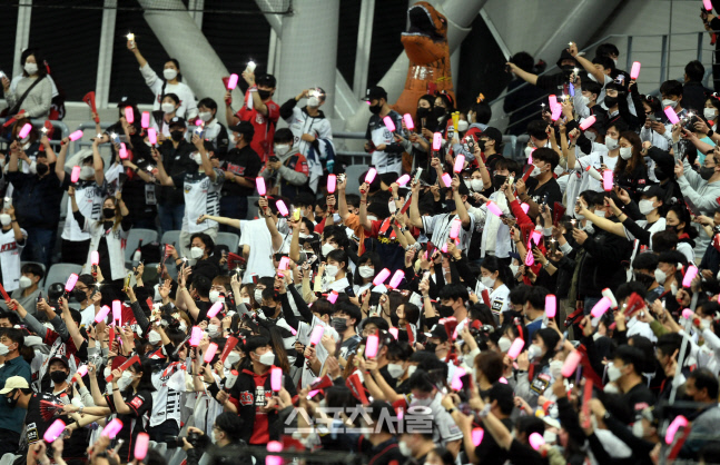'KT 우승할 수도 있는데…' KS4차전도 매진 실패…1만3796명 입장[KS4]