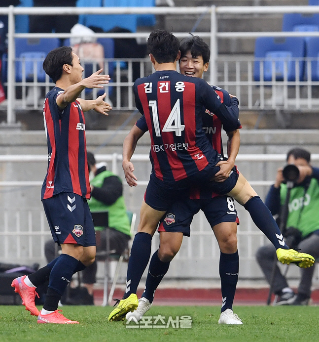 [포토]결승골에 기뻐하는 수원FC 정재용