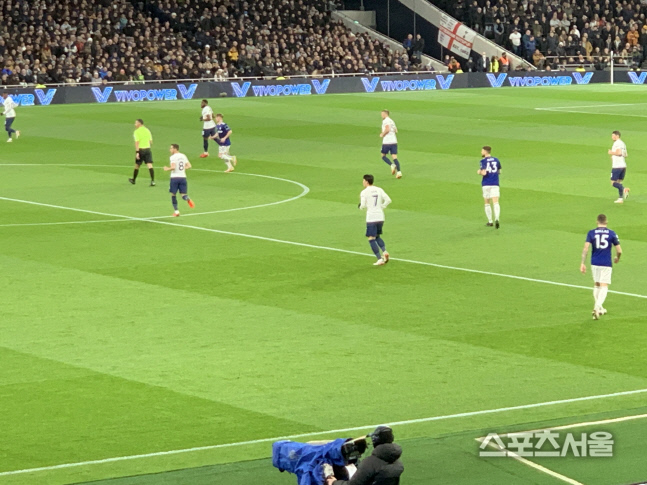 '손흥민 풀타임' 토트넘, 리즈 꺾고 콘테 체제 리그 첫 승+7위 도약[현장리뷰]