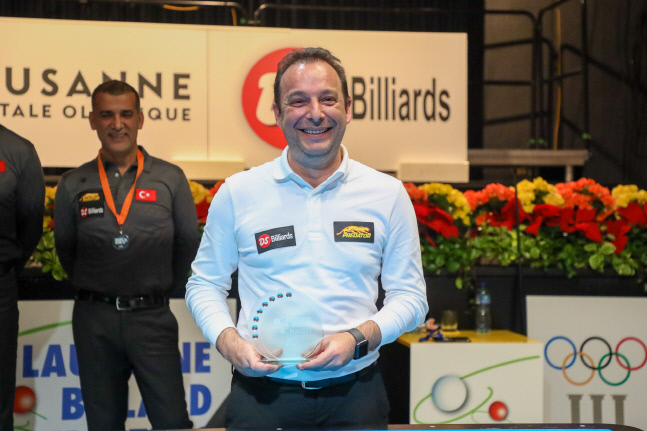 역시 3쿠션 4대 천왕!…다니엘 산체스, 베겔 이어 로잔 마스터즈 제패