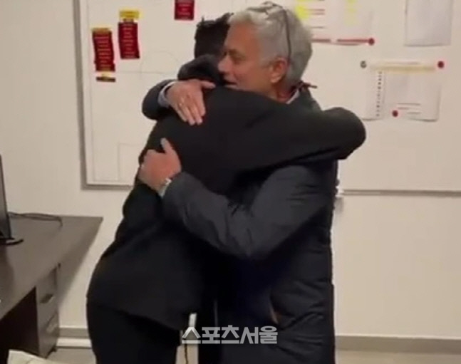 따뜻한 무리뉴, 득점한 신예 기안에게 670파운드 '스페셜'한 신발 선물