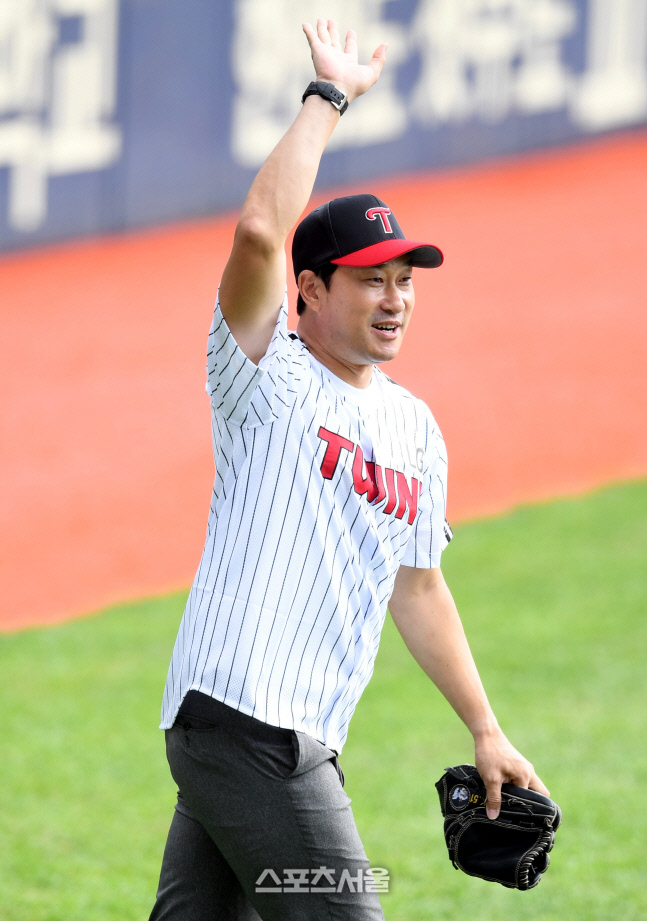 프로야구 봉중근 해설위원, 만취 상태서 전동킥보드 타다 면허취소