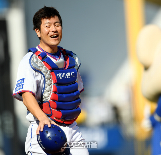 [포토] 강민호 \'우승을 부르는 미소\'