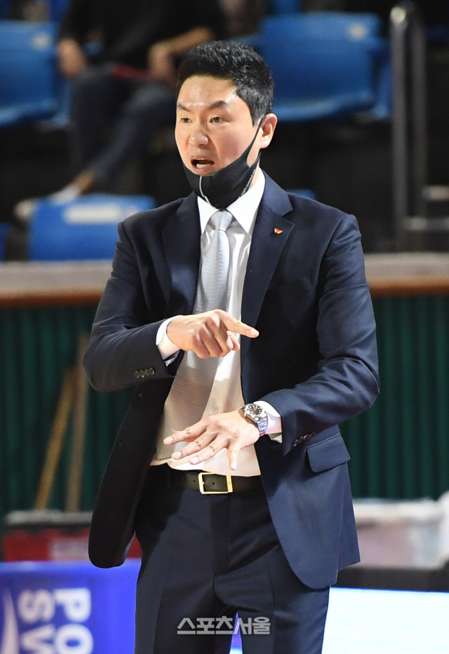 [포토]SK 나이츠 이끄는 전희철 감독
