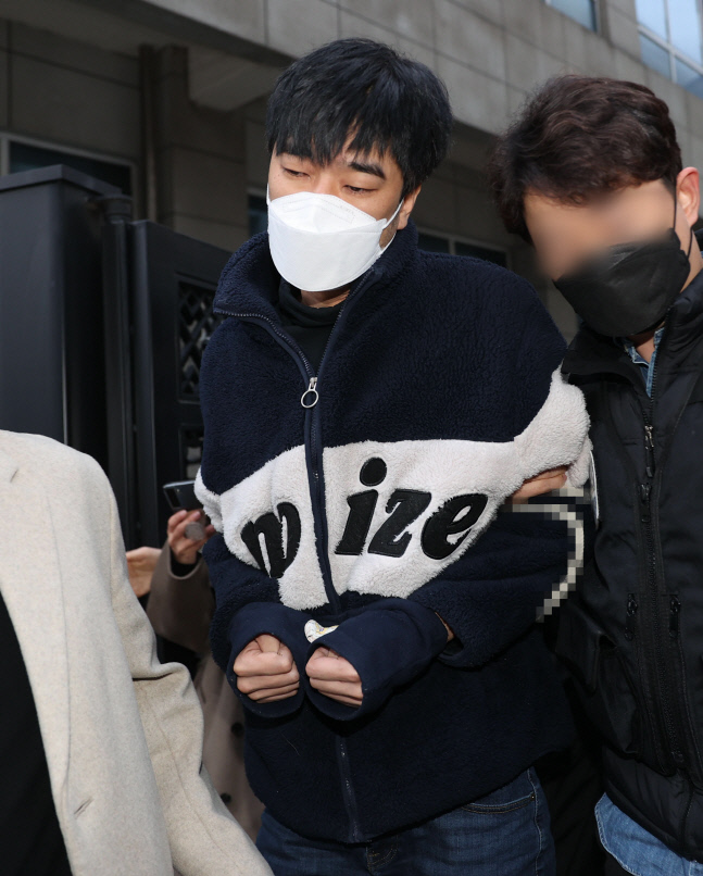 '스토킹 살인' 김병찬, 검찰 송치.보복살인 등 8개 혐의..."정말 죄송하다"