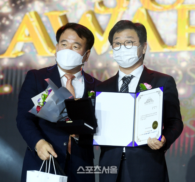 [포토] 샐릭스 이성우 대표, 서울석세스대상 벤처혁신대상 수상