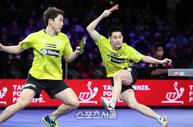 장우진-임종훈 해냈다...남자복식 4강행, 동메달 확보 [세계탁구선수권]