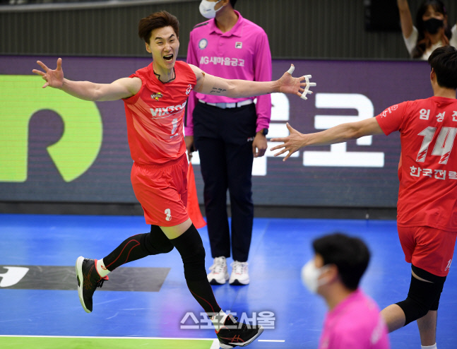 [포토]한국전력 박철우, 역전이다!