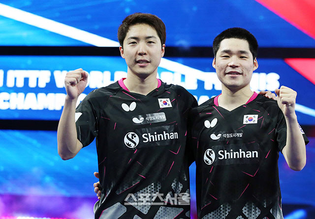 장우진-임종훈 결승행 뒤 포즈