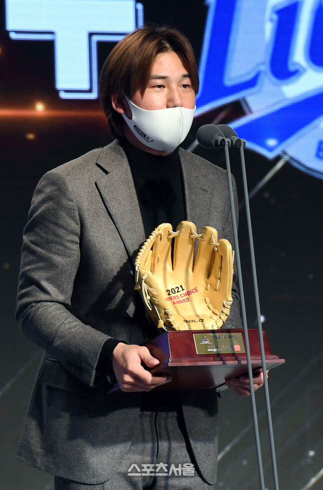 [포토]플레이어스 초이스 어워즈 2루수상 수상한 삼성 김상수