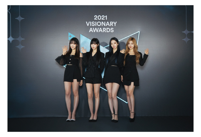 CJ ENM '2021 비저너리 어워즈' 개최, 에스파와 유재석 등 한 자리에