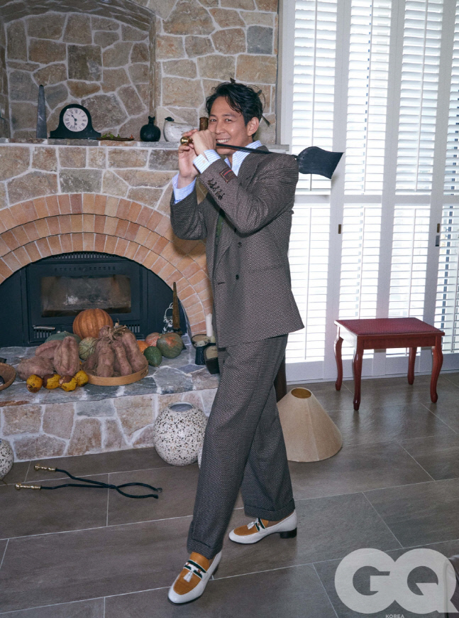 사진 3. 이정재와 함께한 지큐 12월호