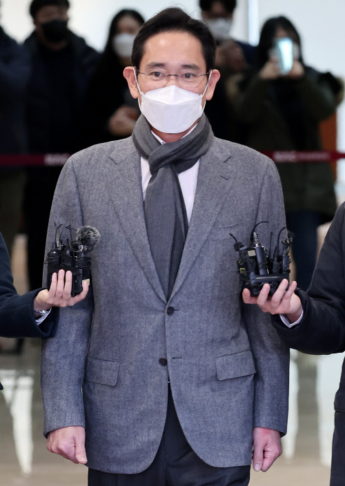 미국 출장 마치고 귀국하는 이재용 부회장<