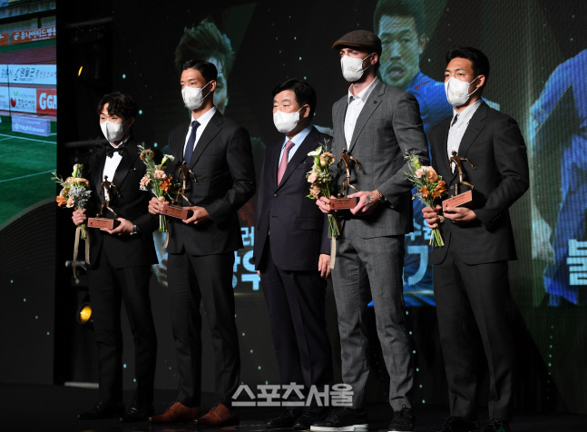 [포토]K리그 어워즈, 베스트 11 수비수