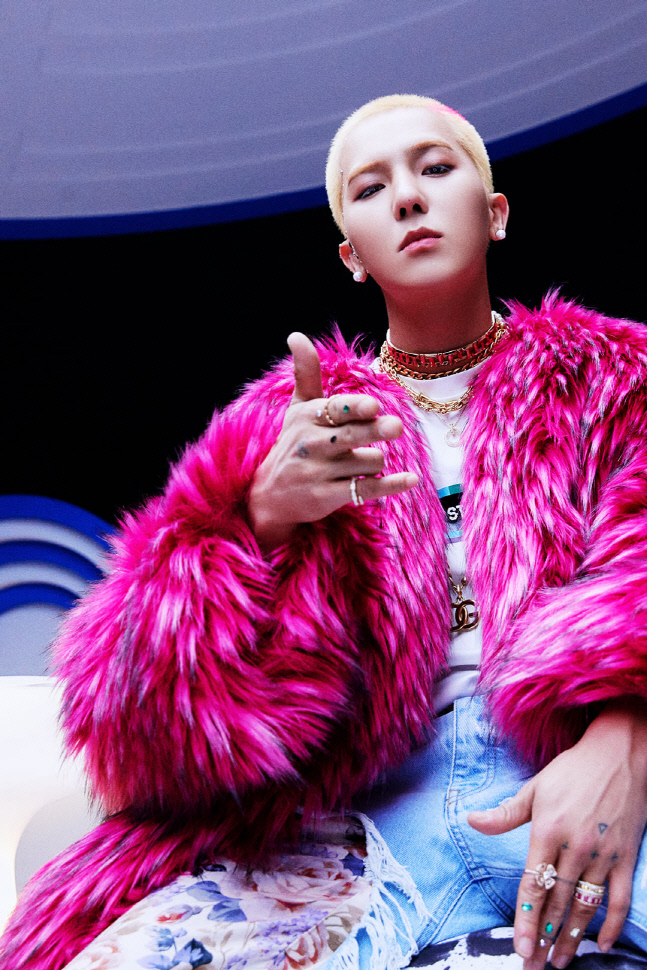 송민호 '쇼! 음악중심' 이어 SBS '인기가요' 연달아 출연, '탕!♡' 퍼포먼스 공개!