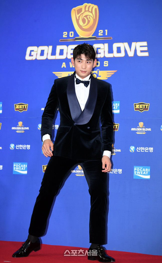 [포토]벨벳 수트로 멋낸 이정후