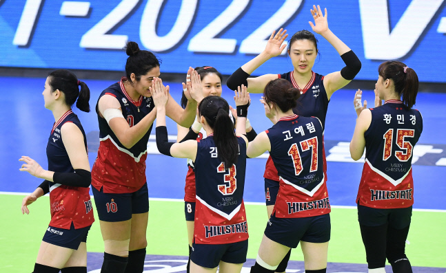 연패 없는 현대건설, GS 꺾고 선두 질주…대한항공은 현대캐피탈 셧아웃 승리